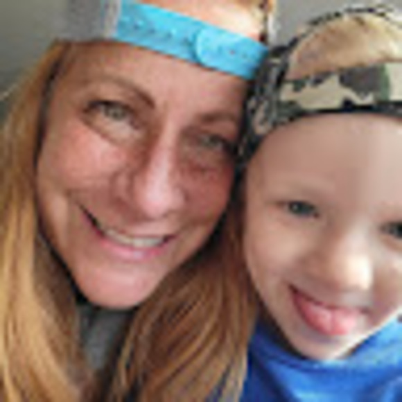 Meet your Posher, Laura - Picture 1 of 1